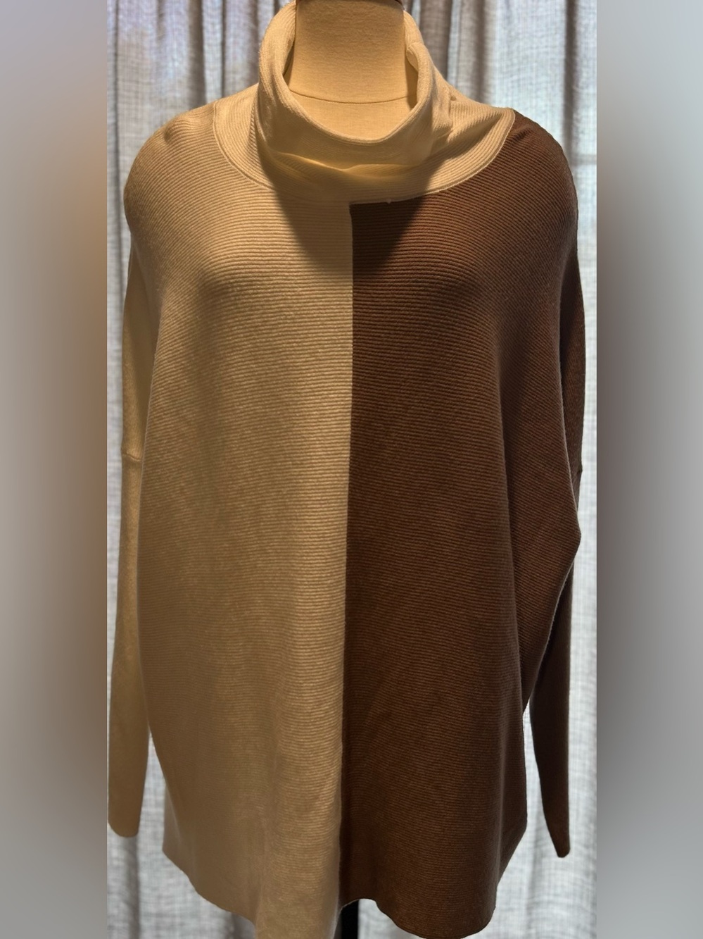 Cupio Men’s Two-Tone Brown and Cream Turtleneck Sweater